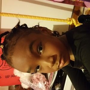 Meet your Posher, Latoya